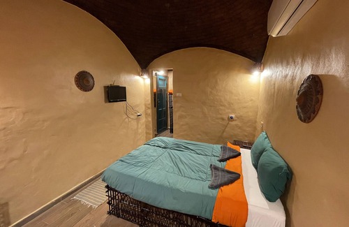 Aswan Bed & Breakfast | Convenient Stay with Fast Internet & Close to Airport