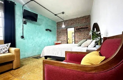 Guadalajara Hotel | Modern Hotel with Fast Wi-Fi and Rooftop Lounge Access