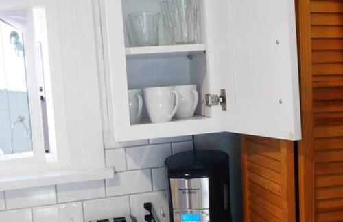 Arvada House | Work-Friendly Hotel with Fast Wi-Fi and Cozy King Bed