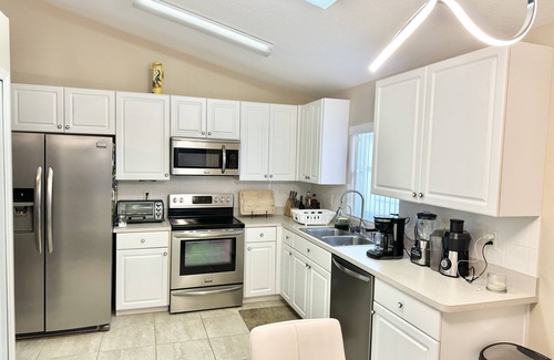 Lake Bernadette House | Relaxing Retreat near Wesley Chapel with Pool & Spa Amenities