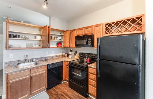 Huntsville Apartment | Cozy Retreat with King Bed, Fast WiFi & Pool Access