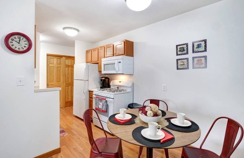 Wauwatosa Apartment | Top-Rated Hotel with King Bed, Fast WiFi & Pool Access