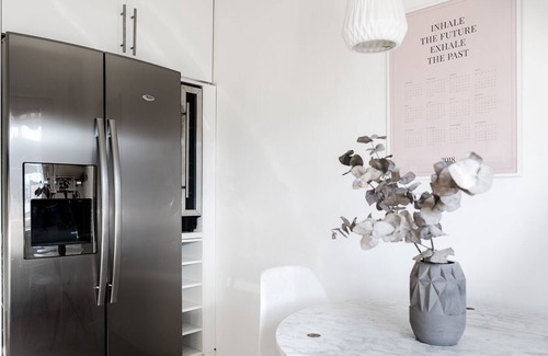 Vasastan Apartment | Fast WiFi and Ideal Location with Self Check-in Options