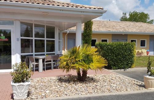 Montcaret Hotel | Discover Fasthôtel - Saint Emilion Est: Pet-Friendly Stay