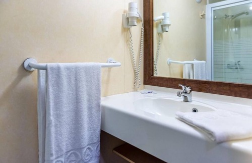 Thones Hotel | Budget-Friendly Fasthôtel Thônes with Breakfast & Family Amenities