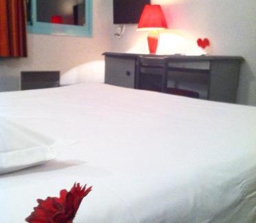 Sebazac-Concoures Hotel | Pet-Friendly Fasthotel L'Eldorado with Breakfast Included