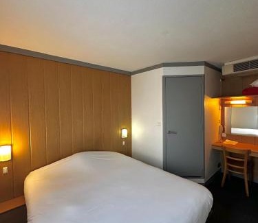 Laval Hotel | Budget-Friendly Stay at Fasthotel Laval with Family Amenities