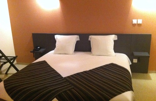 Dun-sur-Meuse Hotel | Discover Le Rale des Genets: Guest Rated 9.4 with Pool & Breakfast