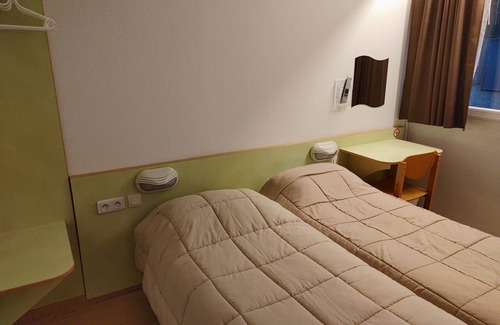 Charnay-les-Macon Hotel | Enjoy Family-Friendly Comfort at Fasthotel Well Inn Macon Sud