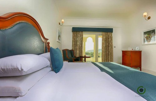 Lake Pichola Hotel | Fateh Niwas: Guest Rated 10/10 with Pool & Restaurant