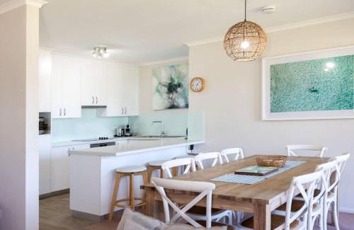 Mollymook Beach Apartment | Family-Friendly Fathoms 8: A Top-Rated 4-Star Retreat