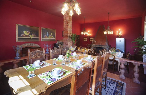 Palaia Villa | Explore Fattoria Poggioasciolo: Family-Friendly Retreat