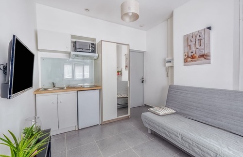 Saint-Quentin Apartment | Cozy Faubourg d'Isle 2 Studio Near Station & IUT