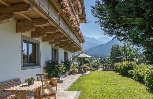 Saalfelden am Steinernen Meer Apartment | Faustlinghof: Oceanfront Bliss with Pool & Hot Tub