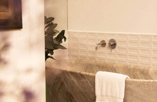 Santa Cruz Hotel | Discover Fausto: Relaxing Spa & Family-Friendly Stays