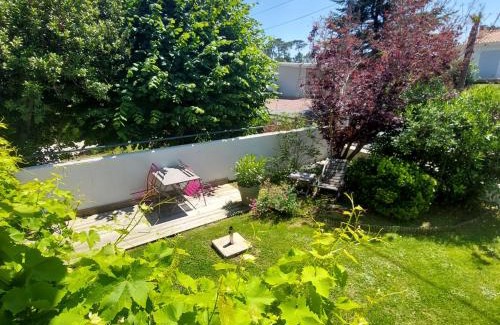 Saint-Palais-sur-Mer House | Fauvette17: Oceanfront Pet-Friendly Retreat with High Ratings