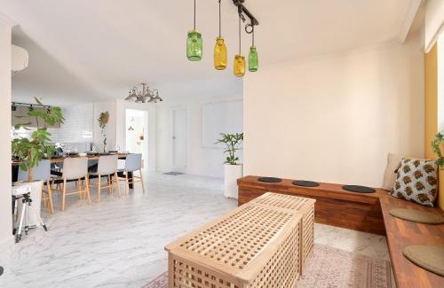 Mapo Apartment | Family-Friendly Fave Stay: A 4-Star Getaway Awaits