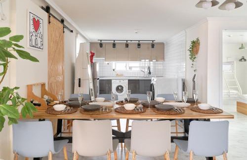Mapo Apartment | Family-Friendly Fave Stay: A 4-Star Getaway Awaits