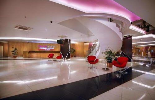Mangga Besar Hotel | Budget-Friendly Stay at favehotel LTC Glodok with Breakfast