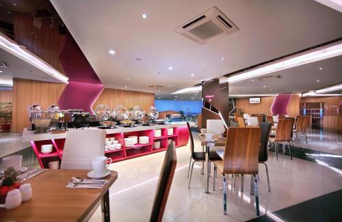Mangga Besar Hotel | Budget-Friendly Stay at favehotel LTC Glodok with Breakfast