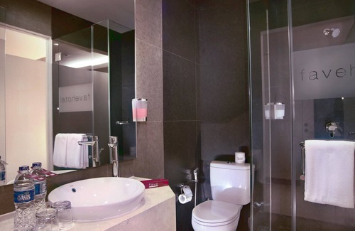 Mangga Besar Hotel | Discover favehotel LTC Glodok Jakarta with Family-Friendly Amenities
