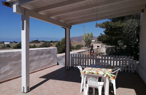 Favignana House | Peaceful Dammuso Retreat Near Cala Rossa with Ocean Views