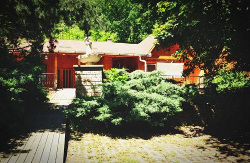 Bogacs Apartment | Favilla Üdülőház: Pet-Friendly Retreat with Great Amenities