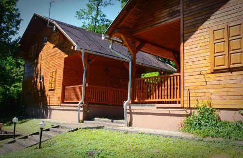 Bogacs Apartment | Favilla Üdülőház: Pet-Friendly Retreat with Great Amenities