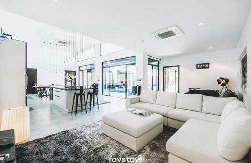 Nong Kae Villa | Discover Favstay - Alexa 218 Pool Villa with Hot Tub