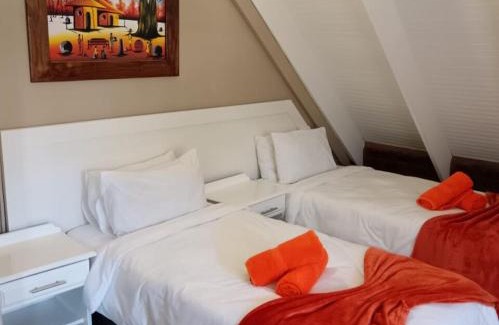 Hillcrest House | Discover Fawncastle: Family-Friendly Stay with Pool Access