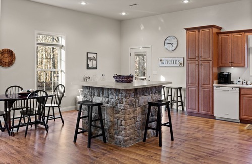 Nancy House | Experience Fawn Run on Lake Cumberland - Rated 10/10 Stay