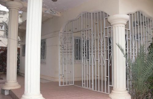 West Coast Division Apartment | Welcoming Fayes Apartments with Breakfast Included