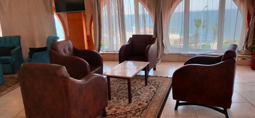 Ibshaway Hotel | Relax at Fayoum Hotel: Oceanfront Pool & Family-Friendly Stay