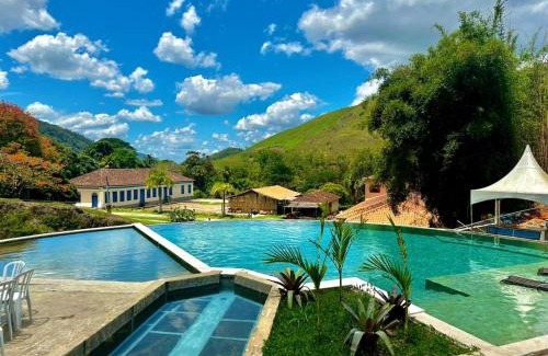 Duas Barras House | Pet-Friendly Retreat at Fazenda Penedo with Pool & Breakfast