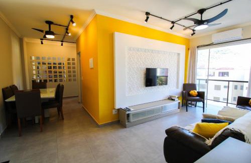 Vila Julia Apartment | Welcoming Fb HOME Guaruja: Beachside Retreat with Pool