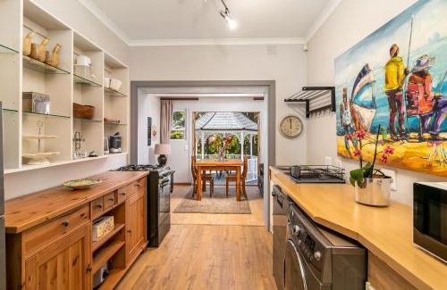 Knysna Villa | Serene Pezula Retreat with Private Beach & Ocean Views