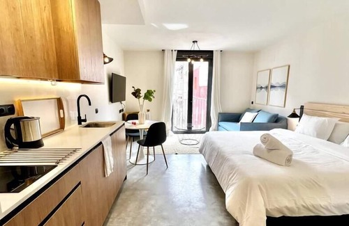 Almendrales Apartment | Bright Studio with Parking and Family-Friendly Amenities