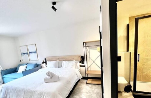 Almendrales Apartment | Bright Studio with Parking and Family-Friendly Amenities