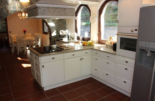 Wachenheim an der Weinstrasse House | Spacious 8-Person Ferienhaus in Wachenheim an der Weinstraße