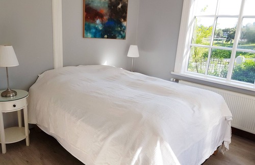 City Center House | Discover FE Gisting: Rated 9.2/10 with Family-Friendly Perks