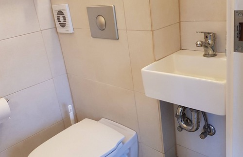 City Center House | Discover FE Gisting: Rated 9.2/10 with Family-Friendly Perks