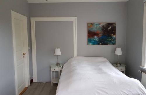 City Center House | Discover FE Gisting: Rated 9.2/10 with Family-Friendly Perks