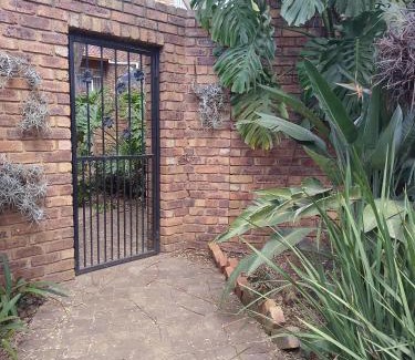 Zwartkop House | Feather Tree Guesthouse