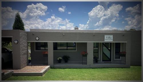 Parys Villa | Relax at Feathers and Rest Villa by the Vaalriver