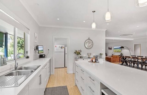 Bright Apartment | Family-Friendly Home with Breathtaking Views - 10/10 Rating