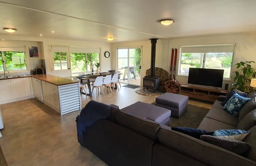Smoko House | Unforgettable Feathertop Views with Family-Friendly Amenities