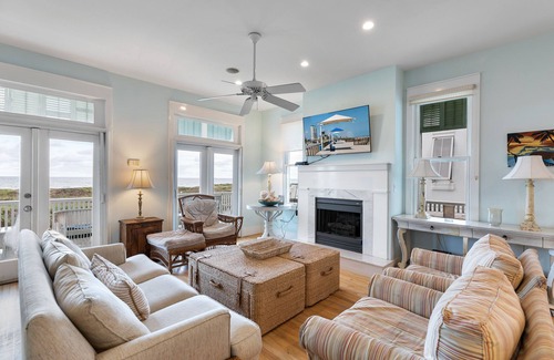 The Shores House | Discover "Palm House" - A Coastal Retreat with Ocean Views