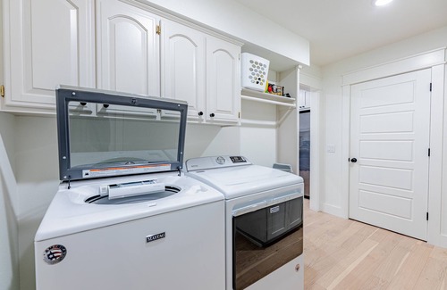 Bella Vista House | HGTV Featured Retreat with Private Lake Access & Trails