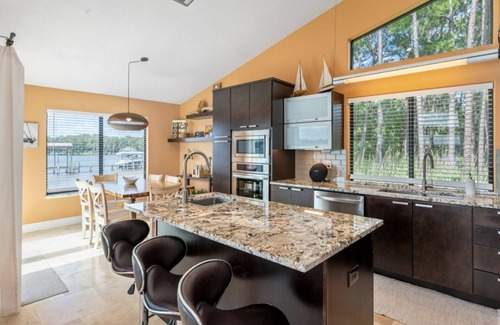 Niceville House | Featured HGTV Hotel: 15-Minute Boat Ride to Crab Island