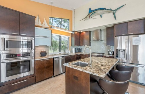 Niceville House | Featured HGTV Hotel: 15-Minute Boat Ride to Crab Island